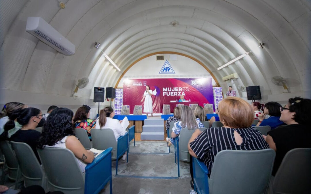 Gobierno estatal entrega insumos de gestión menstrual a escuelas de Hermosillo