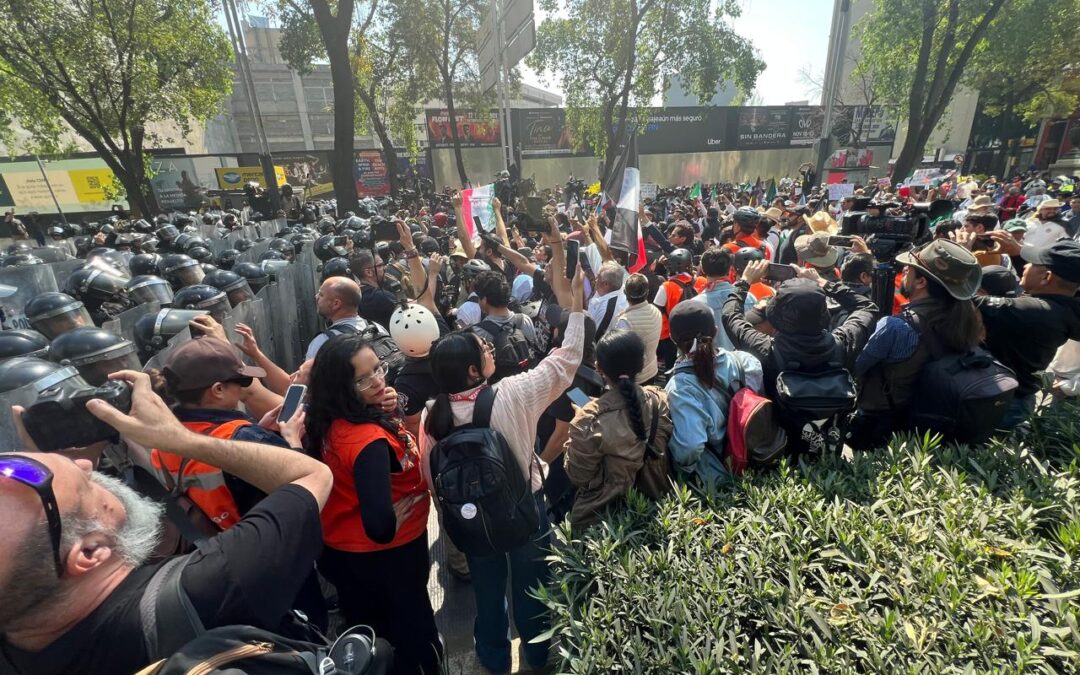 Una marcha encapsulada sobre Reforma en el #20N