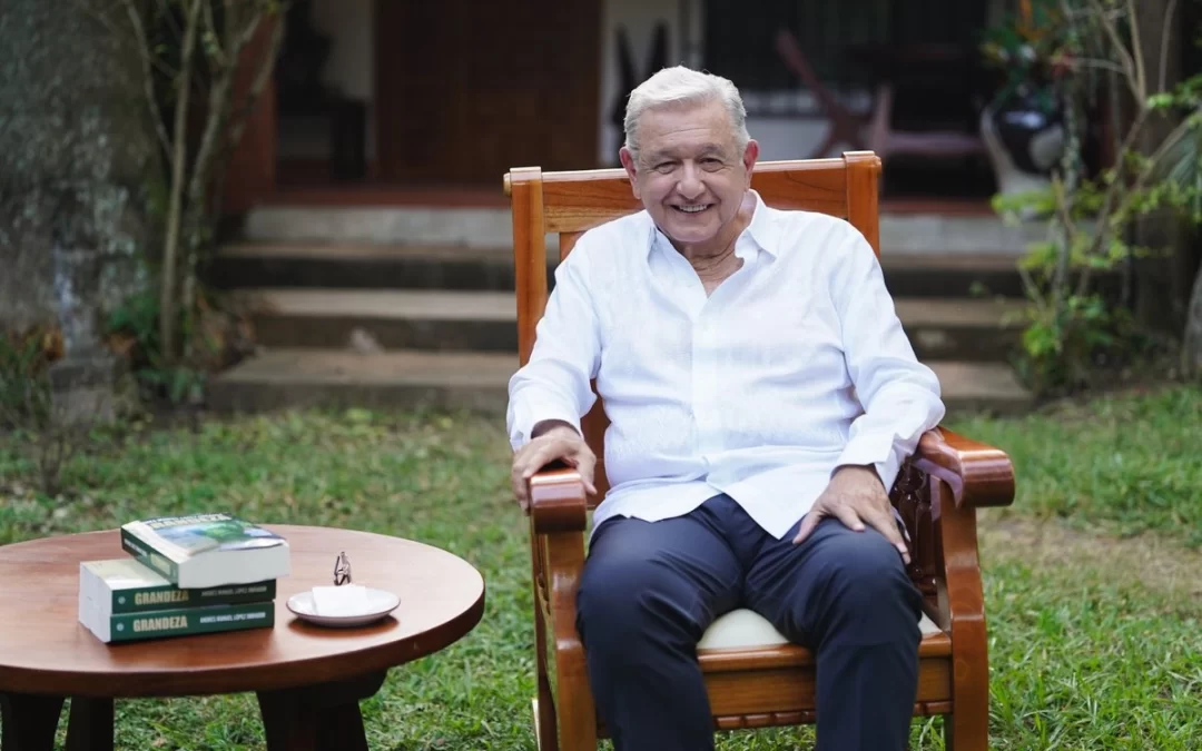 Reaparece AMLO para presentar su nuevo libro