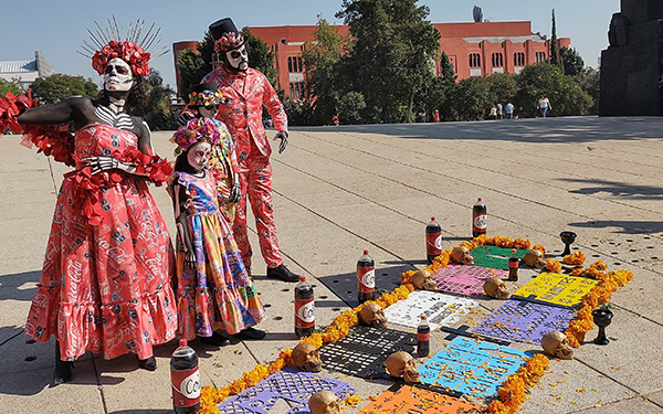 En el Día de Muertos 2025 recordamos a quienes perdieron la vida por causas prevenibles: azúcar, tabaco y alcohol siguen cobrando vidas en México