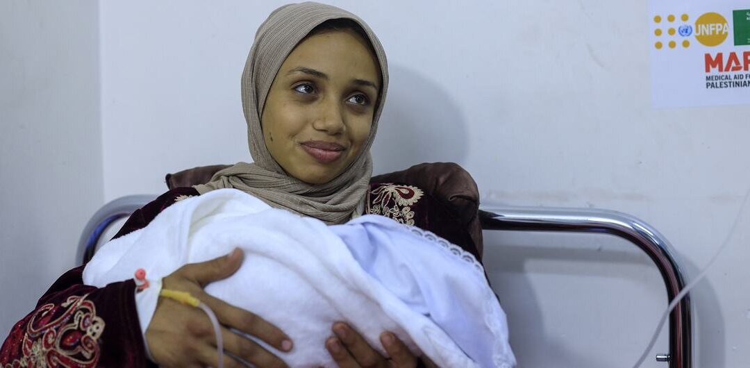 Las comadronas ofrecen un rayo de esperanza en medio del horror y el duro invierno de Gaza