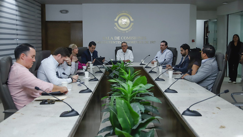 Congreso y sector turístico analizan reformas para supervisar plataformas de hospedaje