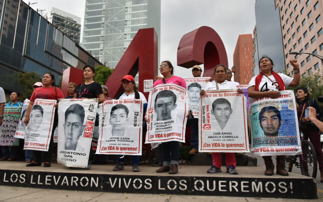 Caso Ayotzinapa: Capturan a dueños de crematorio en Iguala tras hallar restos óseos de 2014