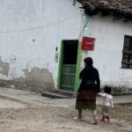 Aracely-y-su-pequena-hija-Portada-sugerida-1-768x1024