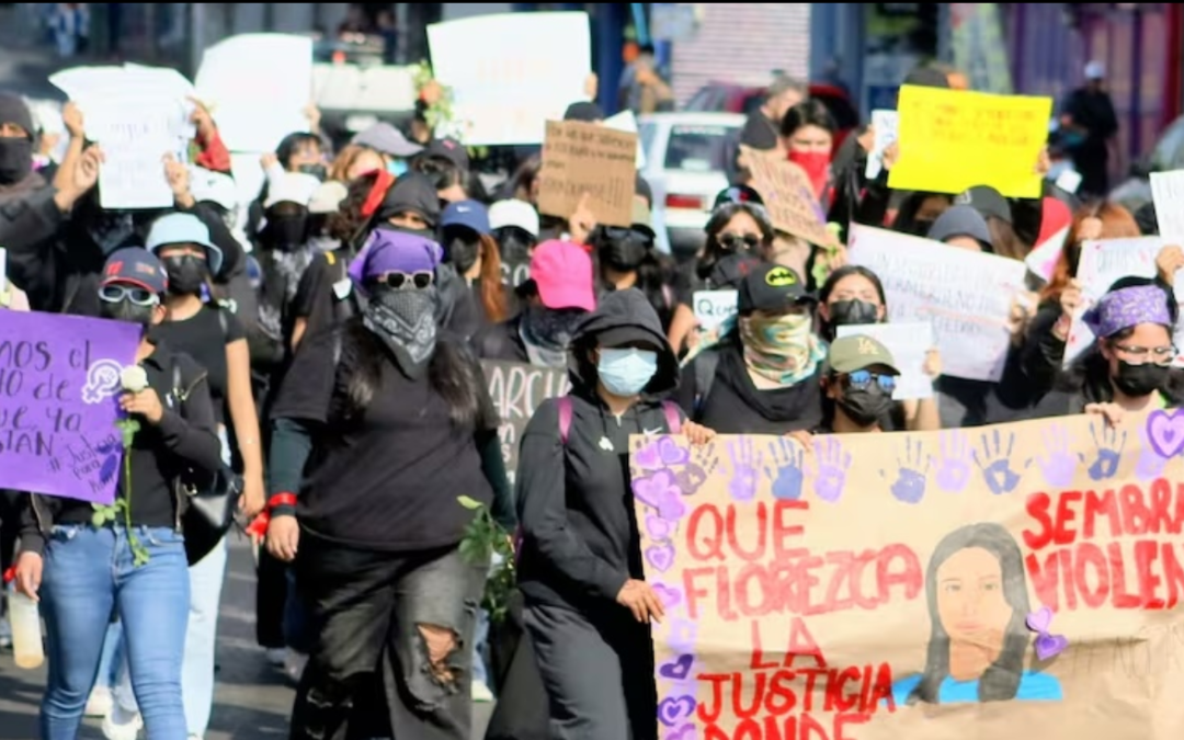 Tras dos feminicidios, estudiantes toman universidad en Morelos; denuncian acoso y militarización