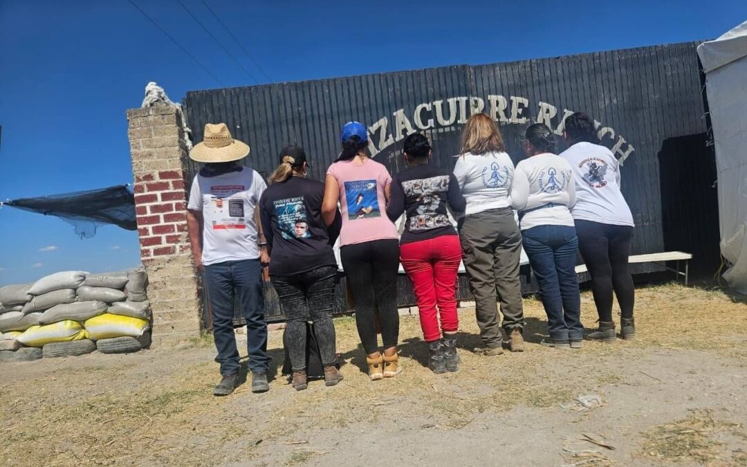 Colectivo Guerreros Buscadores hallan fosa séptica con restos humanos en rancho Izaguirre