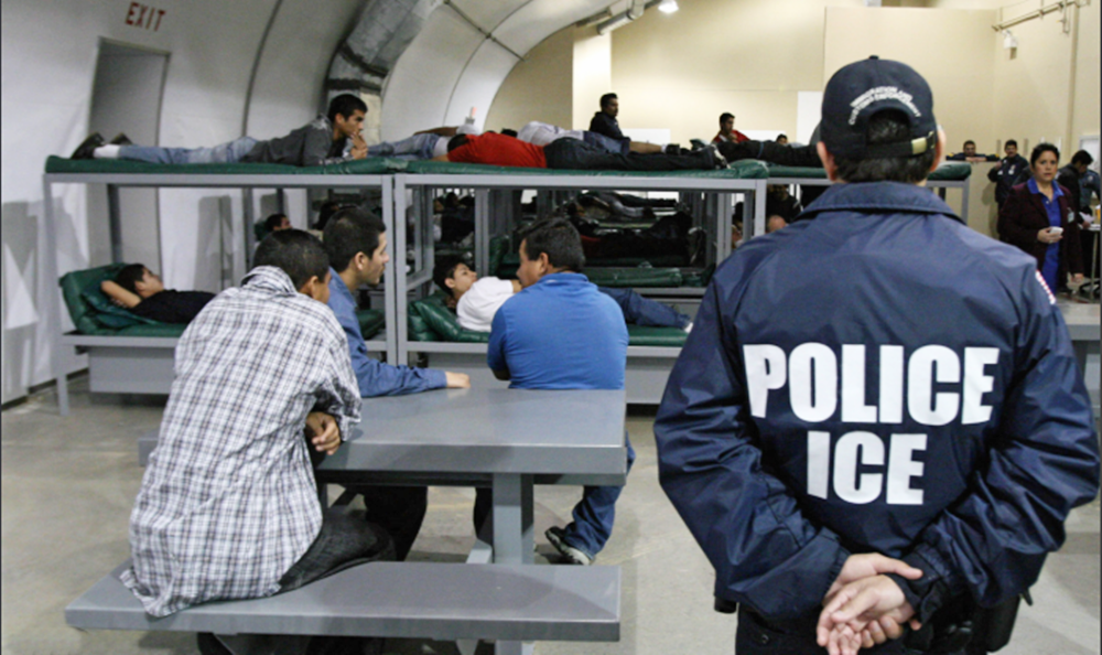 Tras fallecimientos, ordenan vigilancia diaria de cónsules en centros migratorios