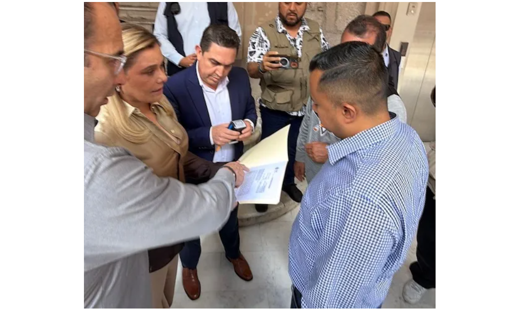 Gobernadora de Chihuahua recibe citatorio de la FGR