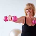 Entrenamiento de fuerza podría reducir el riesgo de infarto en mujeres fuerza león