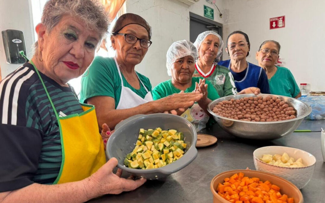 Adultos mayores comparten recetas para preservar la cocina tradicional sonorense