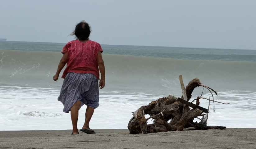 El mar se está comiendo un pueblo en Oaxaca; la segunda comunidad desplazada por erosión costera en México