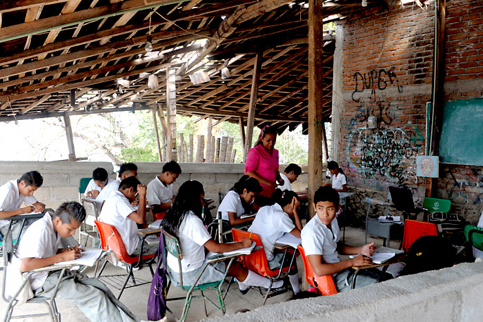 México recupera 5.8 mdd de red vinculada a García Luna; serán destinados a escuelas de Guerrero