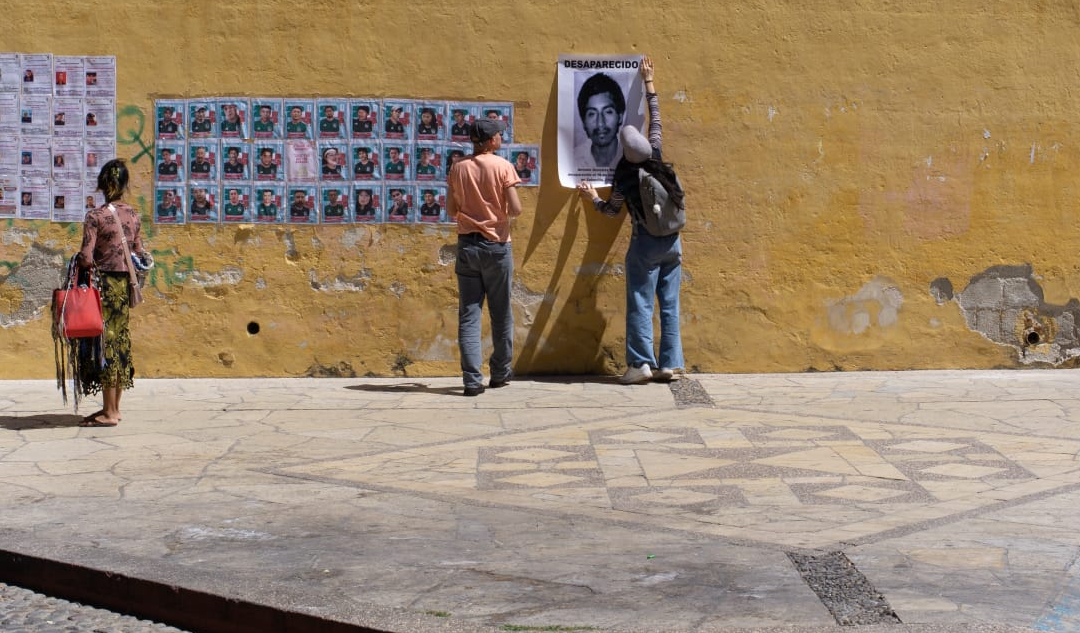 Desapariciones, violencia contra periodistas y defensores y criminalización quedaron fuera de informe de Sheinbaum: AI