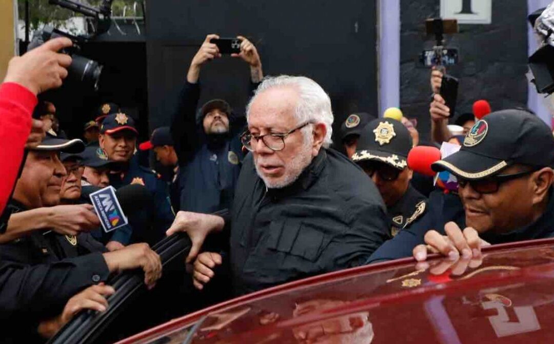 Liberan a Luis de Llano tras arresto por incumplir sentencia a favor de Sasha Sokol