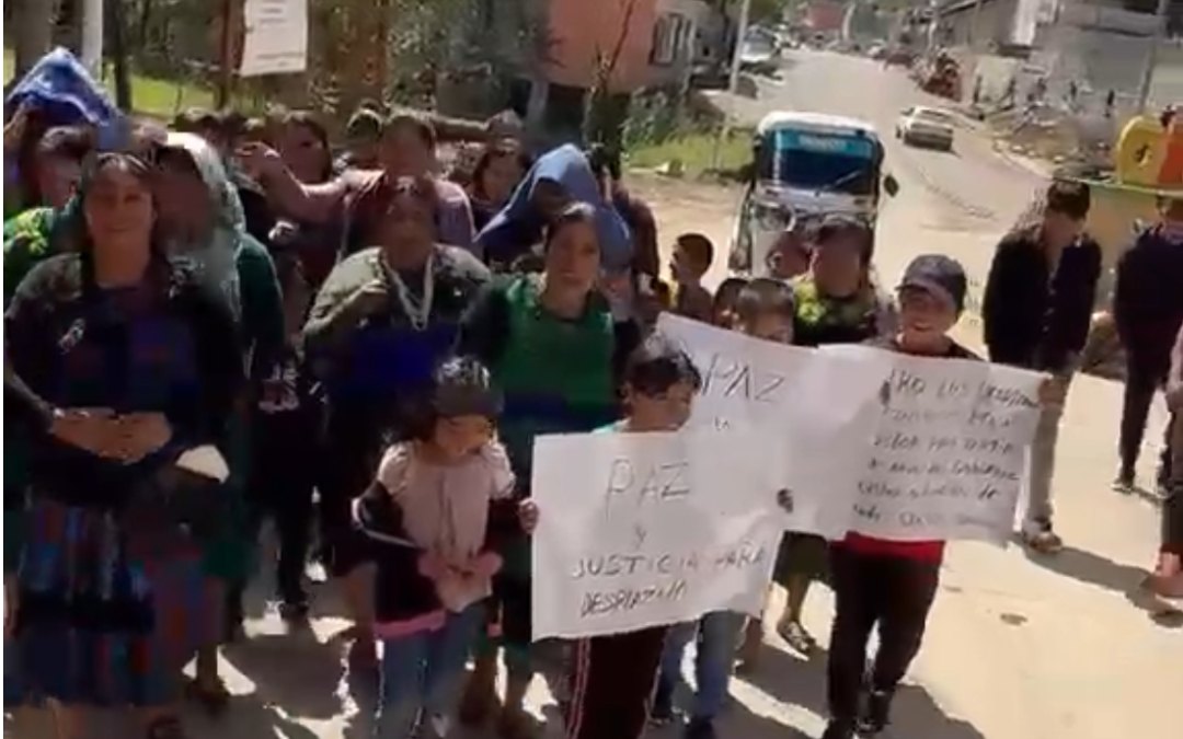 Desplazados marchan para exigir retorno y protección en Chenalhó, Chiapas. Insisten que cartel los expulsó