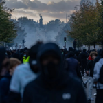 Francia: 2.500 custodias policiales, toques de queda y un llamamiento sindical a extender la huelga Captura de pantalla 2026-10-21 181636