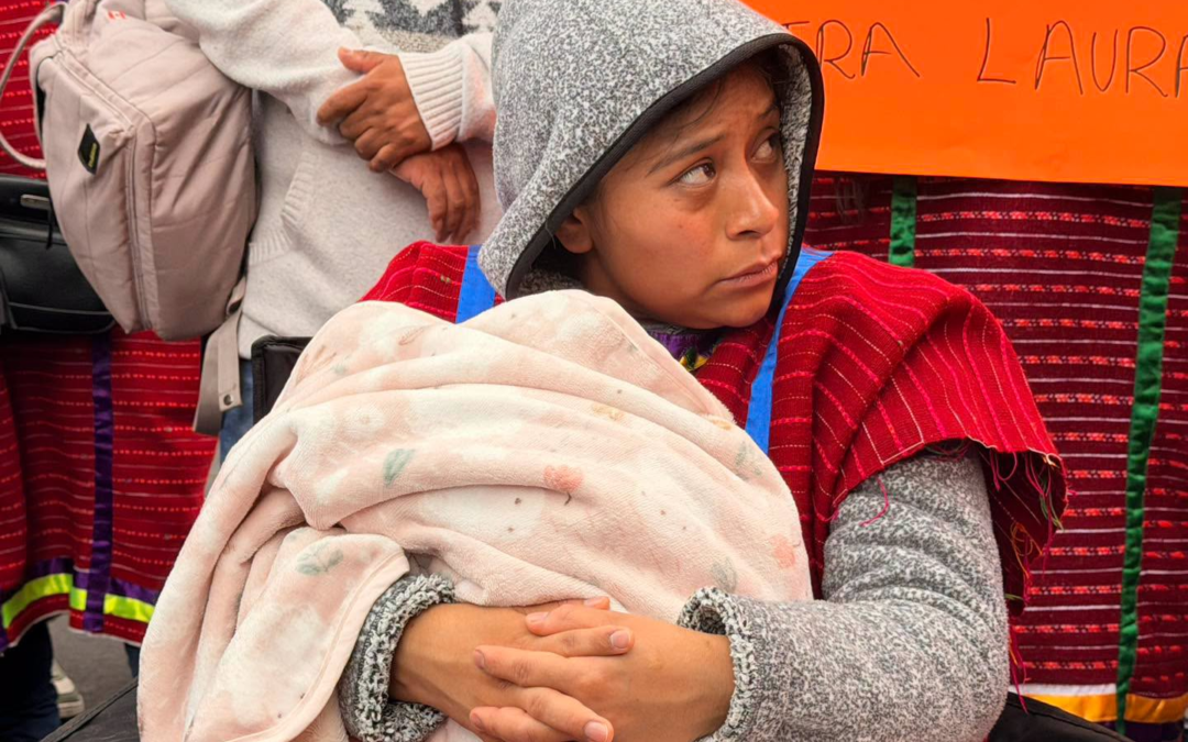 Denuncian revictimización de la FGJ en caso de bebé triqui retenida por funcionarios